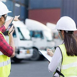 Vận chuyển nội địa bằng xe tải và container